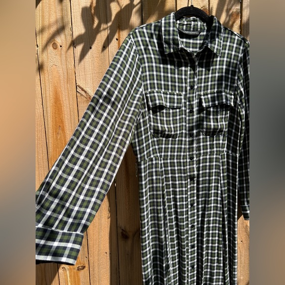 WOMEN’S ZARA PLAID BUTTON DOWN DRESS. - Picture 4 of 10